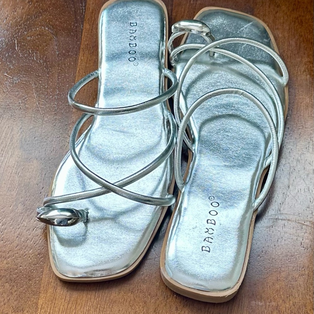 ✨ Bamboo Silver Strappy Slide Sandals Women‎ 6.5 Metallic Chic Summer✨ - Picture 2 of 6